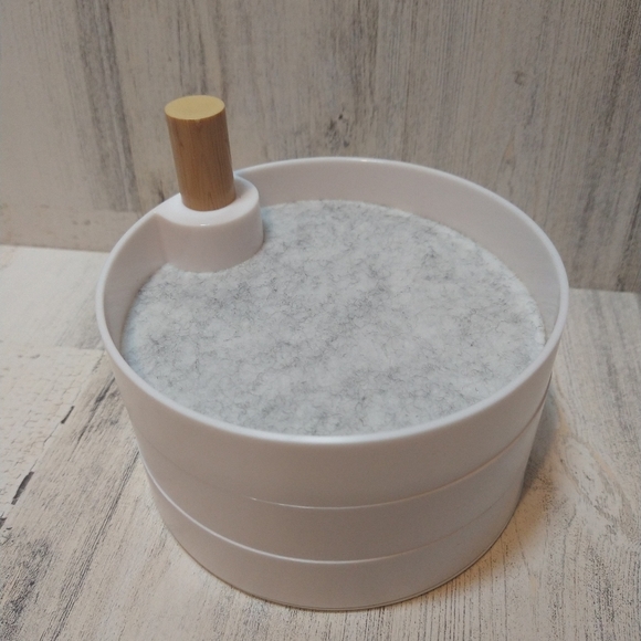 The 2 Bandits Tiered Catchall Jewelry Tray - Picture 3 of 6